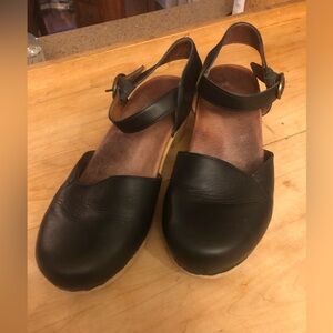 Dansko women’s clog with straps